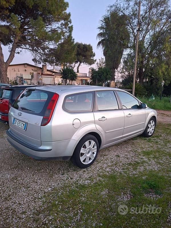 Usata Ford Focus S 90 CV (66 kW) 2007 Grigio Station wagon