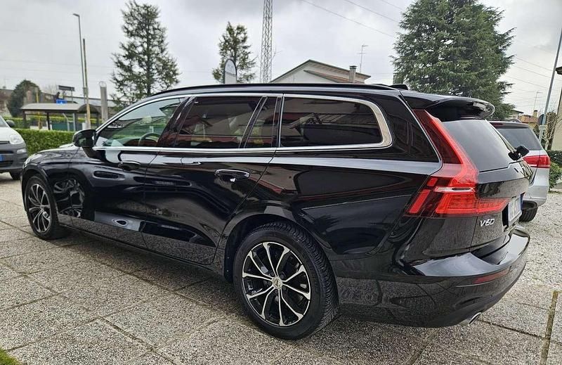 Usata Volvo V60 Business Edition 197 CV (144 kW) 2015 Nero Station wagon