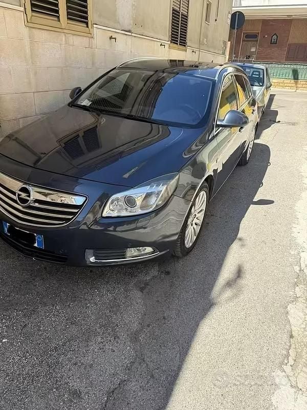 Usata Opel Insignia Cosmo 131 CV (96 kW) 2009 Grigio Station wagon