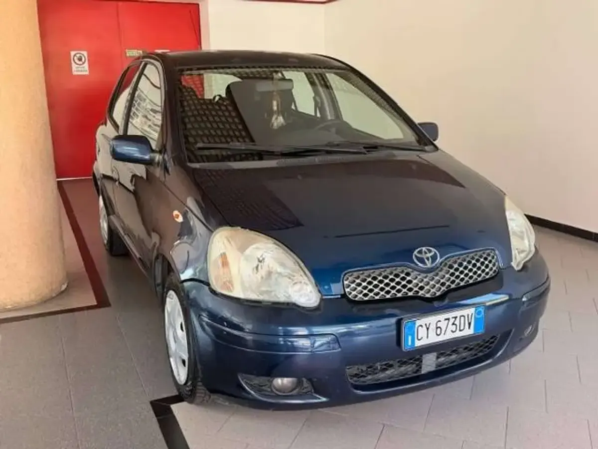 Usata Toyota Yaris 65 CV (47 kW) 2005 Blu/azzurro Utilitaria