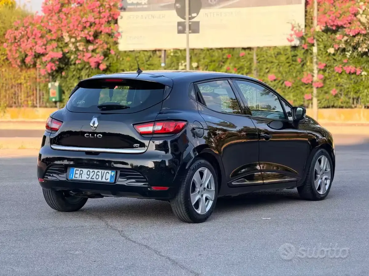 Usata Renault Clio IV 75 CV (55 kW) 2013 Nero Berlina