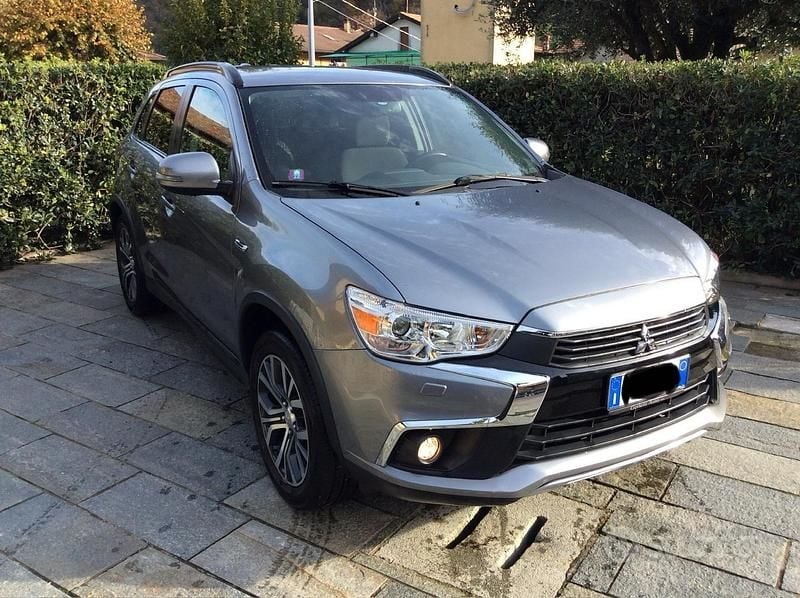 Grigio Usata 2017 Mitsubishi ASX SUV | 11.000 € (Buon prezzo) - Immagine 1/4