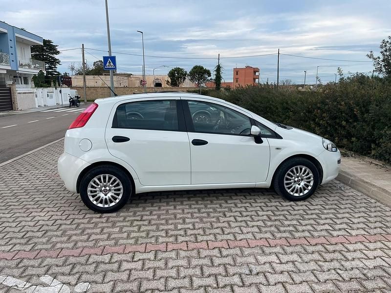 Usata Fiat Punto 75 CV (55 kW) 2015 Bianco Berlina