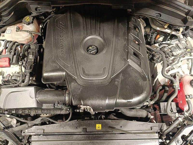 Usata Alfa Romeo Stelvio Business 160 CV (117 kW) 2021 Bianco SUV