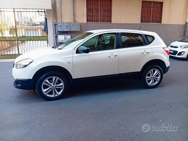 Usata Nissan Qashqai Tekna 110 CV (80 kW) 2014 Bianco SUV