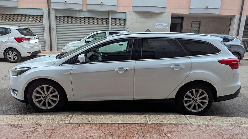 Usata Ford Focus Titanium S 120 CV (88 kW) 2017 Bianco Station wagon