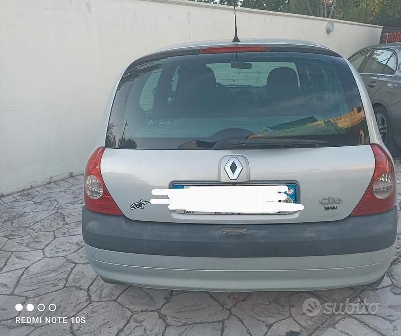 Usata Renault Clio II 58 CV (42 kW) 2003 Grigio Utilitaria