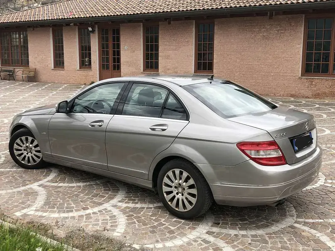 Usata Mercedes 200 Avantgarde 136 CV (100 kW) 2008 Beige Berlina