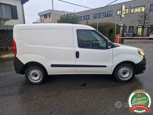 Usata Fiat Doblò Business 120 CV (88 kW) 2020 Bianco Monovolume