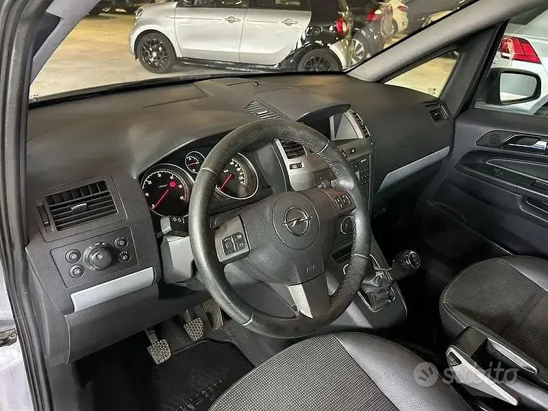 Usata Opel Zafira Cosmo 150 CV (110 kW) 2007 Grigio Monovolume