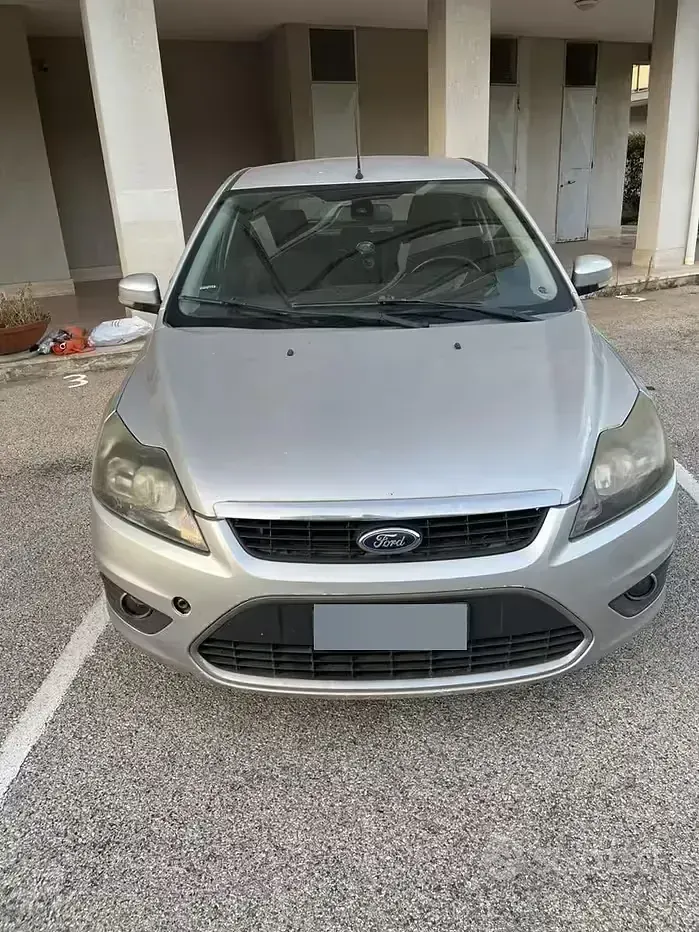 Usata Ford Focus 105 CV (77 kW) 2009 Grigio Berlina