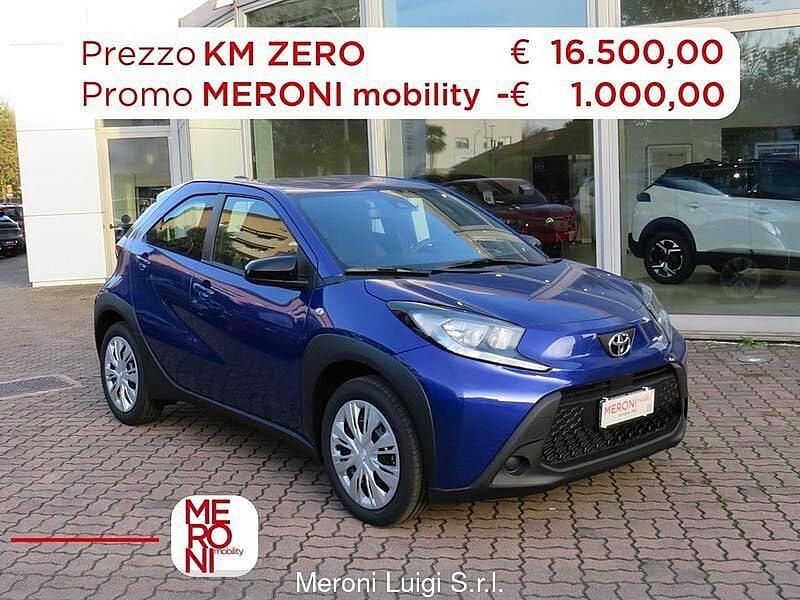 Blu Nuova 2025 Toyota Aygo Active Due volumi | 15.500 € - Immagine 1/4