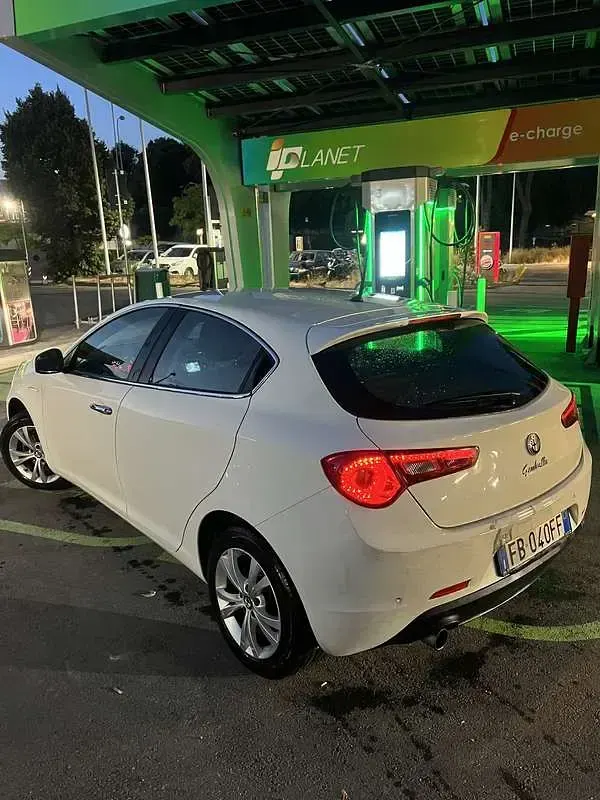 Usata Alfa Romeo Giulietta Business 105 CV (77 kW) 2015 Utilitaria