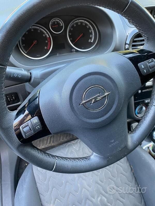 Usata Opel Corsa 85 CV (62 kW) 2013 Bianco Utilitaria