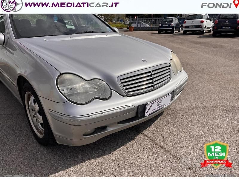 Usata Mercedes C220 Elegance 143 CV (105 kW) 2003 Grigio Berlina