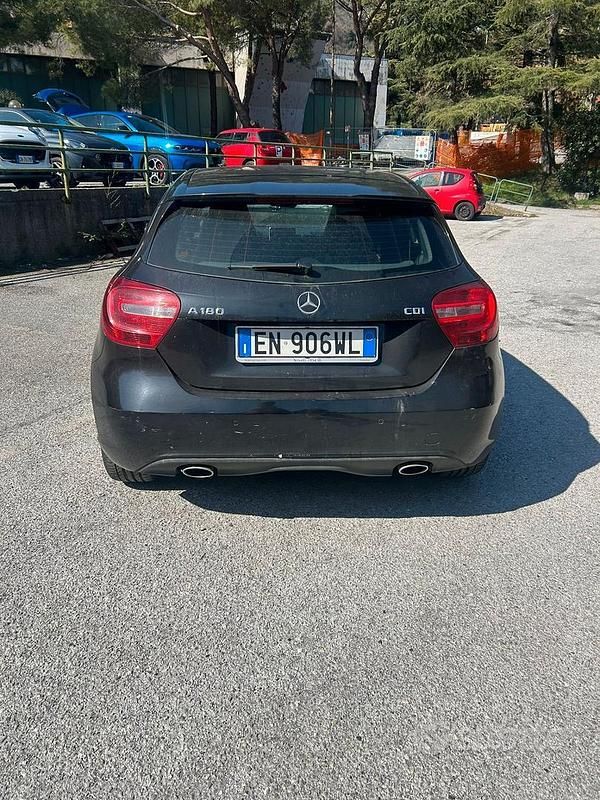 Usata Mercedes A180 Premium 108 CV (79 kW) 2013 Nero Berlina
