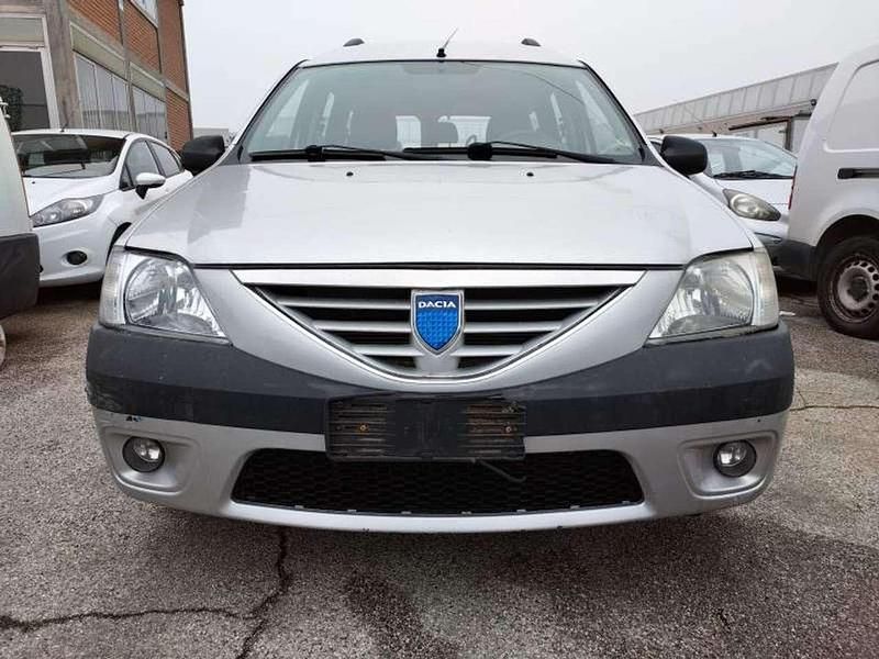 Usata Dacia Logan Ambiance 87 CV (63 kW) 2008 Argento Station wagon