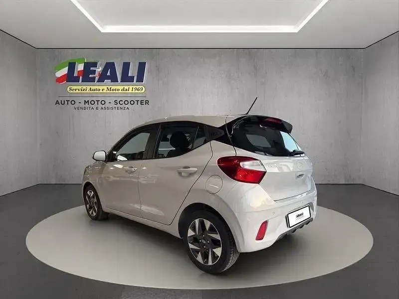 Nuova Hyundai i10 63 CV (46 kW) 2026 Grigio Utilitaria