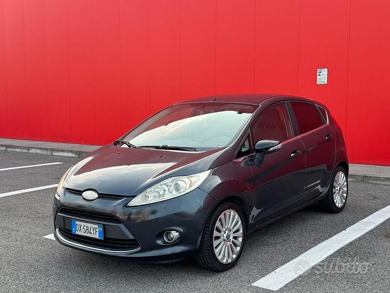 Usata Ford Fiesta 2009 Grigio Utilitaria