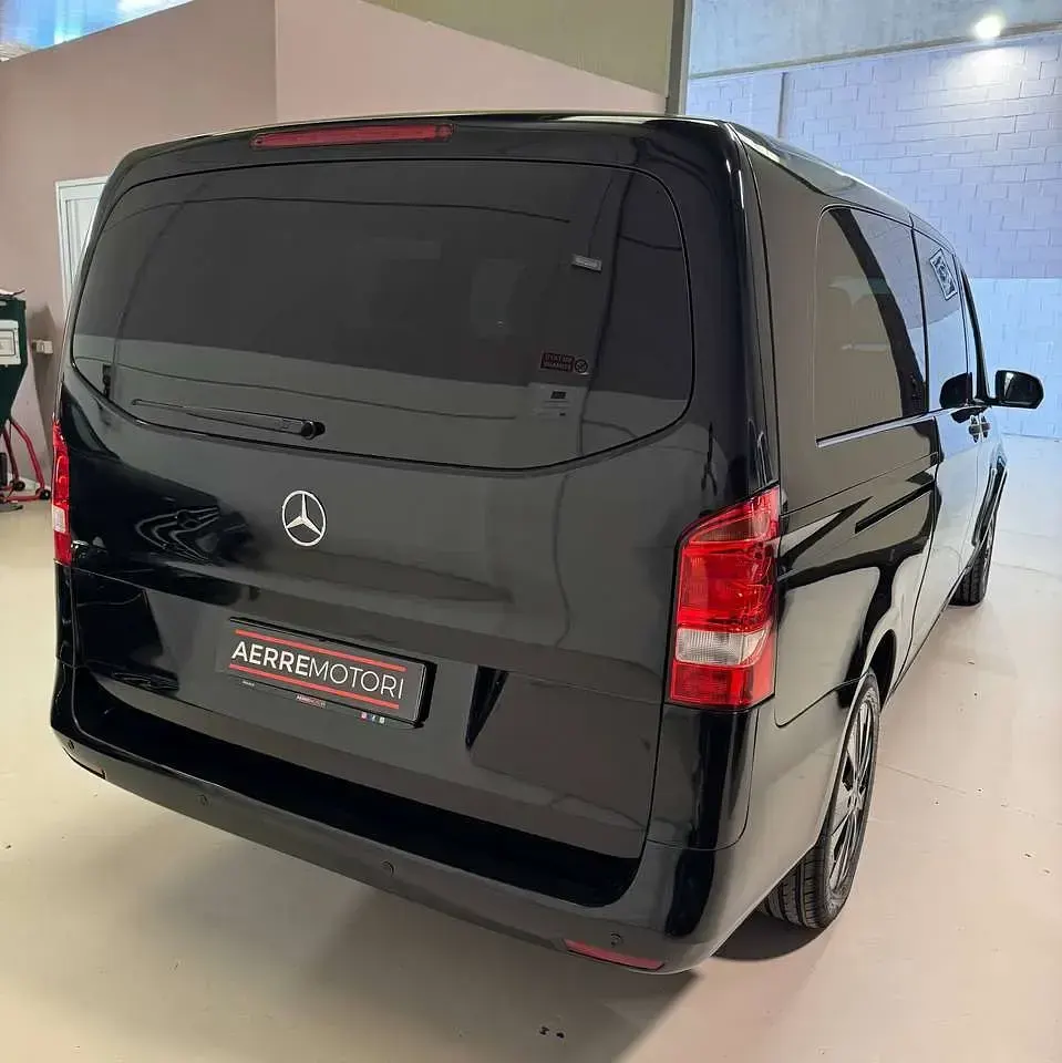 Usata Mercedes Vito 136 CV (100 kW) 2021 Nero ossidiana Furgone