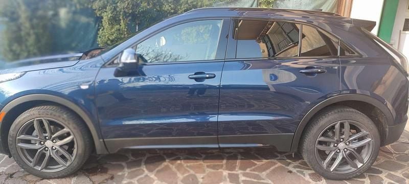 Usata Cadillac XT4 174 CV (127 kW) 2022 Blu/azzurro SUV