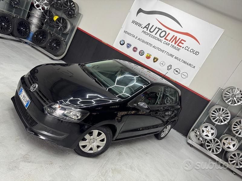Nero Usata 2013 VW Polo Tre volumi | 4990 € (Ottimo prezzo) - Immagine 1/4