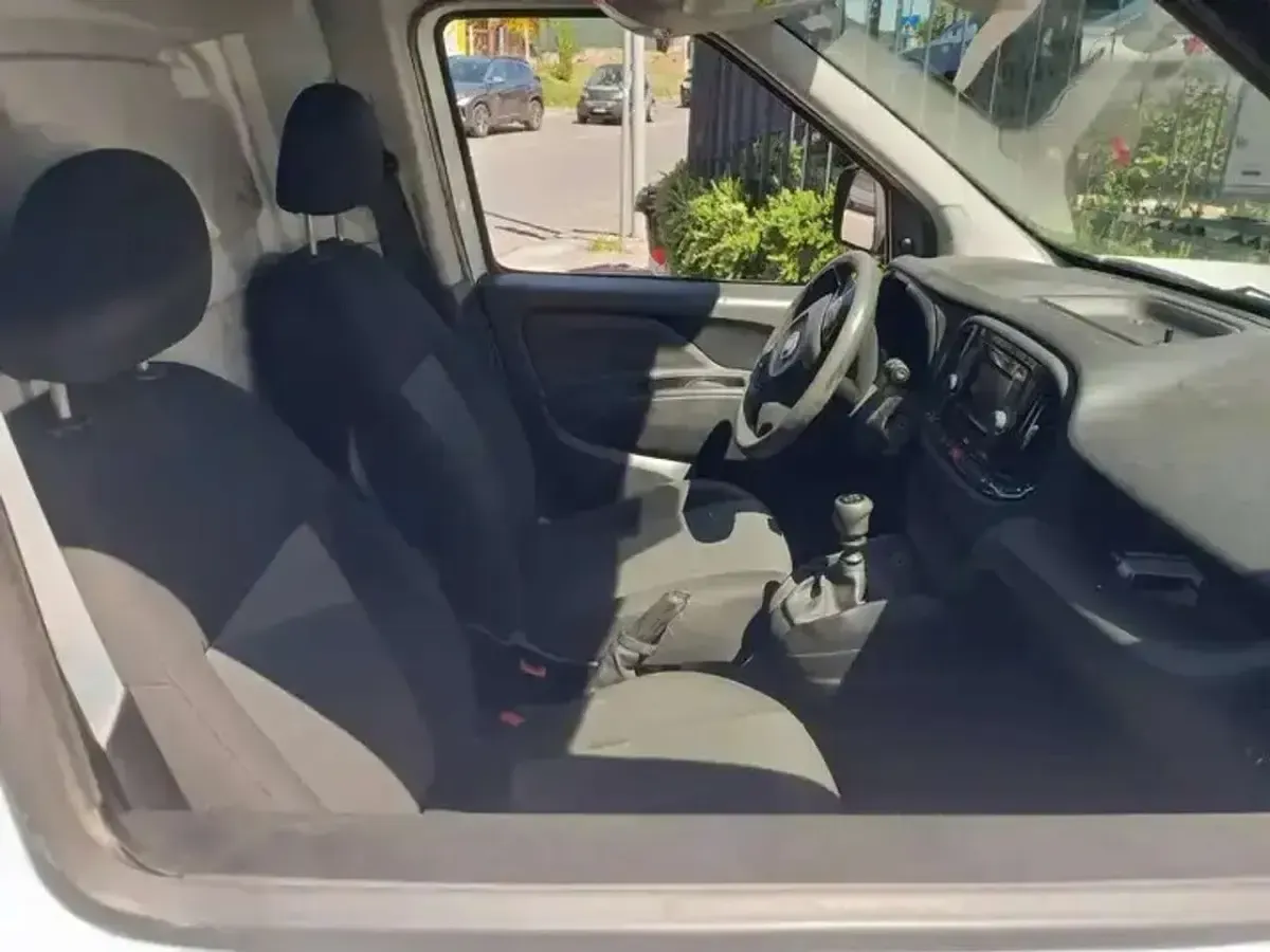 Usata Fiat Doblò Lounge 120 CV (88 kW) 2019 Bianco Monovolume