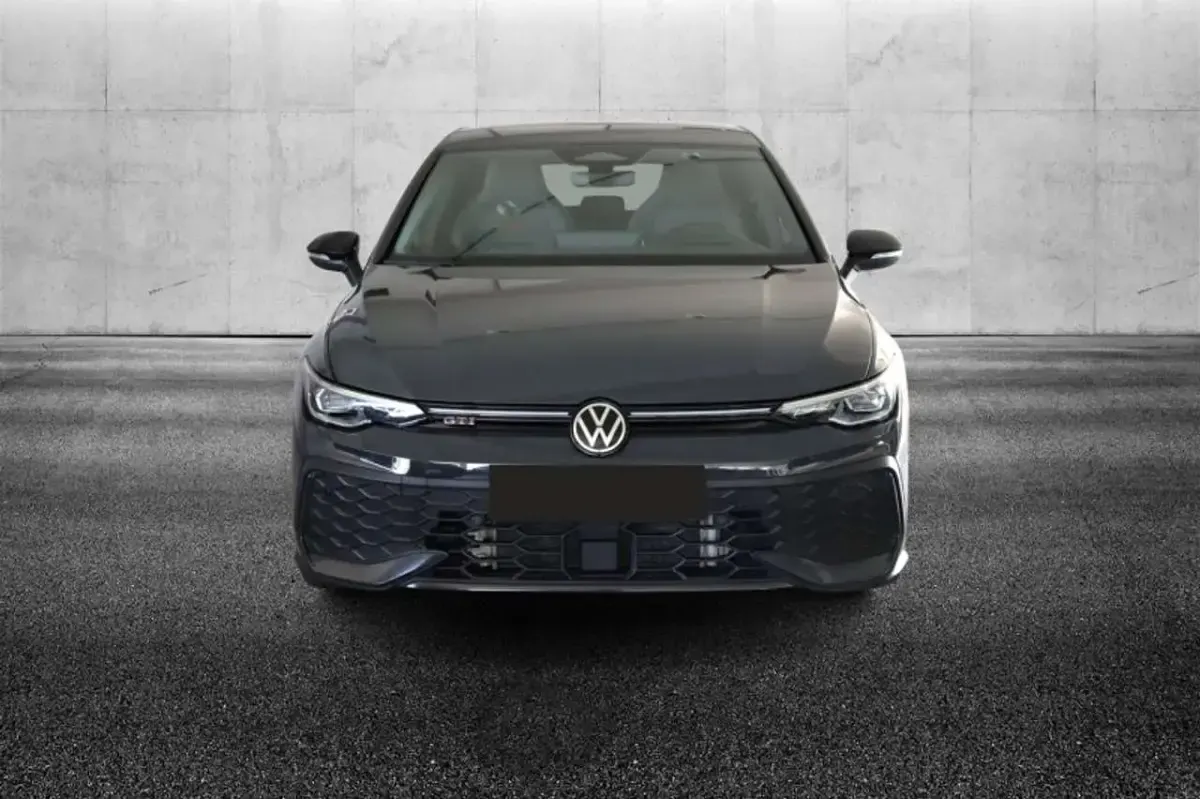 Usata VW Golf VIII GTI 265 CV (194 kW) 2025 Grigio Berlina