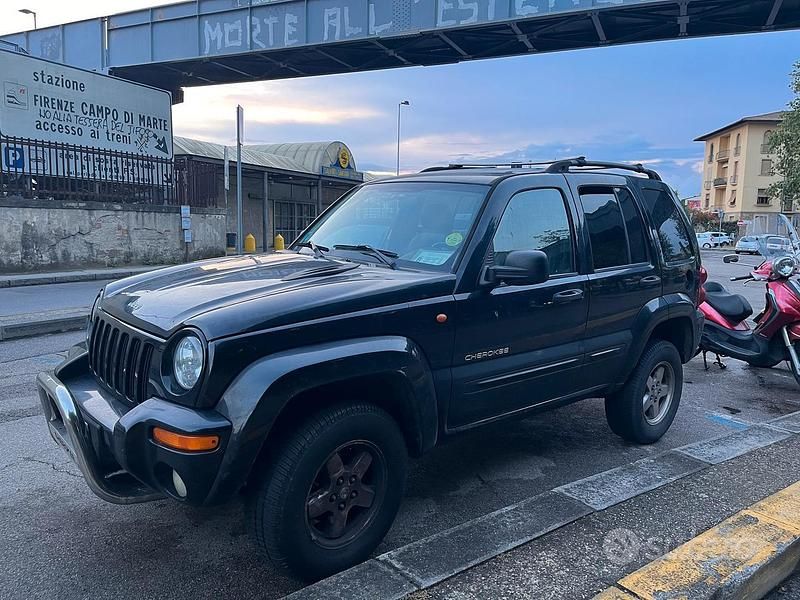 Usata Jeep Cherokee 143 CV (105 kW) 2004 Nero SUV