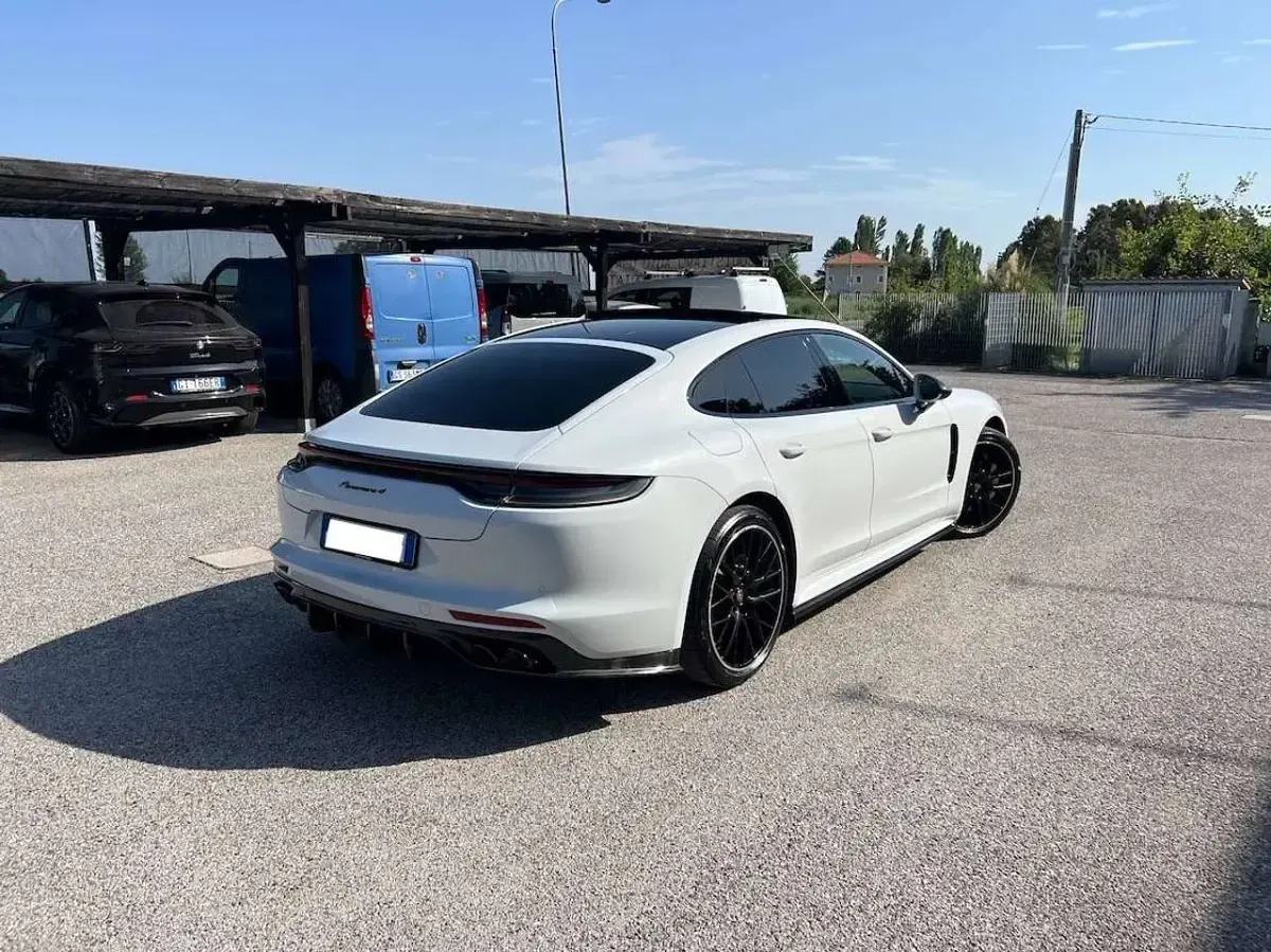 Usata Porsche Panamera 4 E-Hybrid 330 CV (242 kW) 2021 Bianco Utilitaria