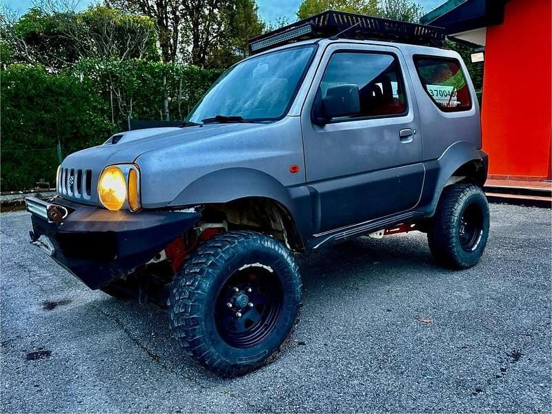 Bicolor antigraf. arg/grigio Usata 2010 Suzuki Jimny SUV | 11.900 € (Buon prezzo) - Immagine 1/4