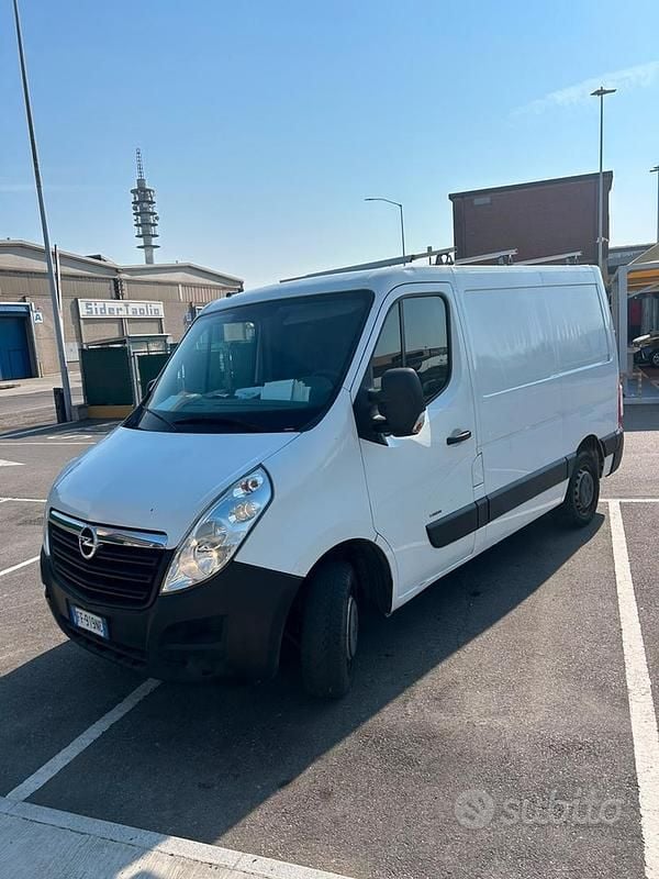 Usata Opel Movano 110 CV (80 kW) 2016 Bianco Monovolume