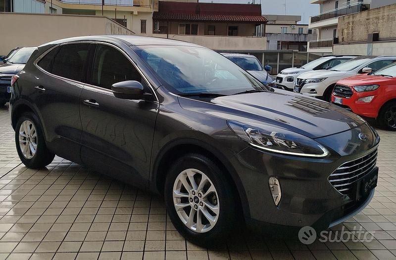 Begagnad Ford Kuga Titanium 120 HK (88 kW) 2020 Grå SUV