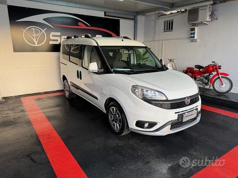 Usata Fiat Doblò Trekking 120 CV (88 kW) 2015 Bianco Monovolume