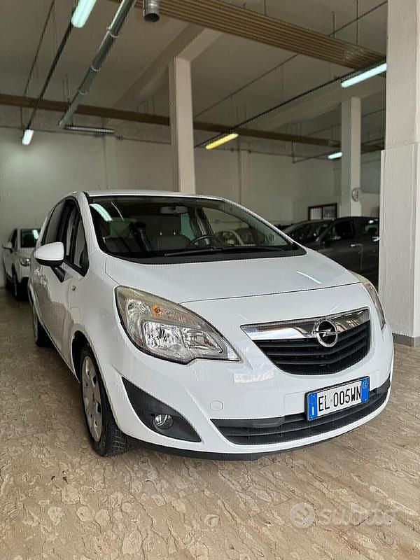 Usata Opel Meriva 120 CV (88 kW) 2012 Bianco Monovolume
