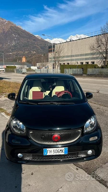 Usata Smart ForFour 2017 Nero Utilitaria