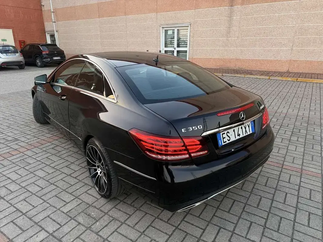 Usata Mercedes E350 252 CV (185 kW) 2014 Nero Coupé