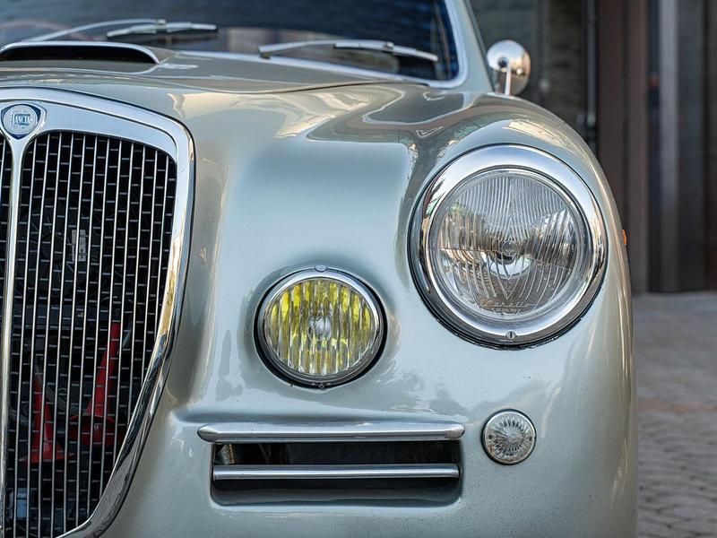 Usata Lancia Aurelia 74 CV (54 kW) 1953 Argento Coupé