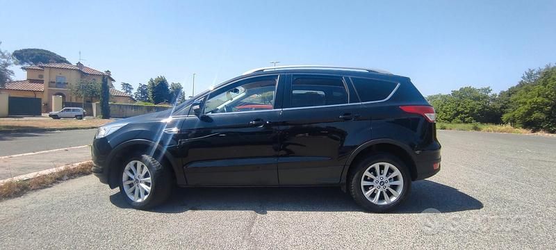 Begagnad Ford Kuga Titanium 150 HK (110 kW) 2015 Svart SUV