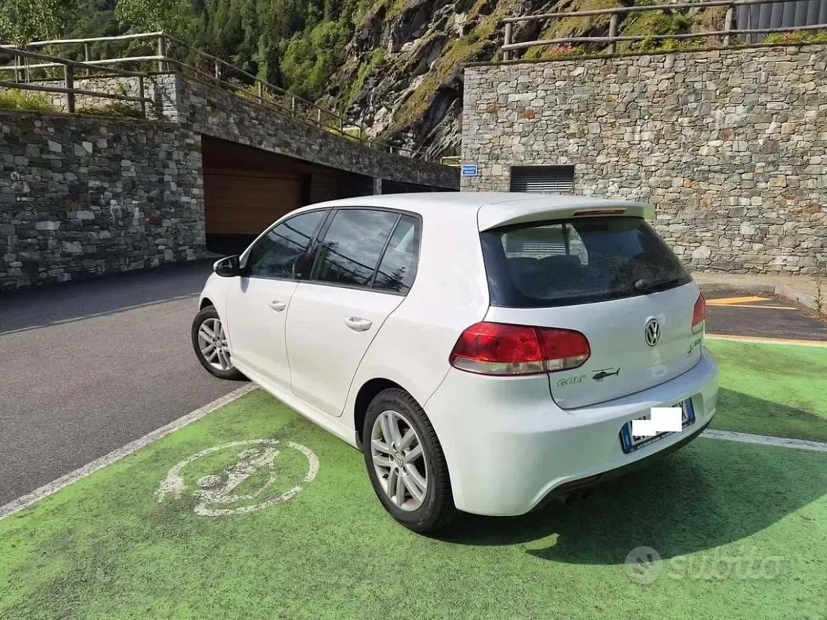Usata VW Golf VI Edition 122 CV (89 kW) 2011 Bianco Utilitaria