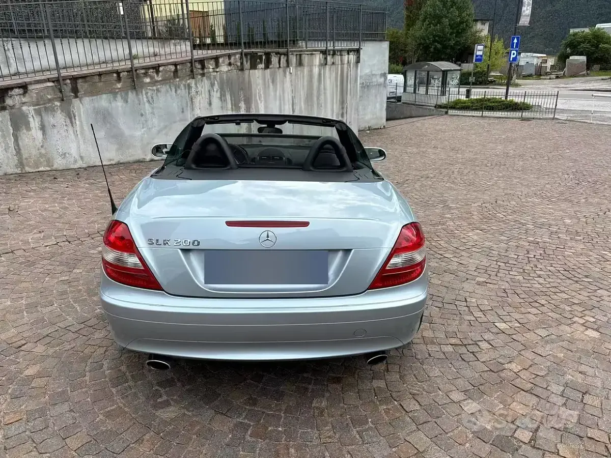 Usata Mercedes SLK200 163 CV (119 kW) 2007 Grigio Cabrio