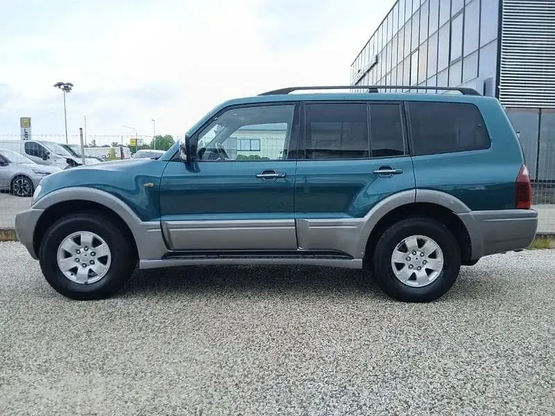 Usata Mitsubishi Pajero 160 CV (117 kW) 2005 Verde SUV
