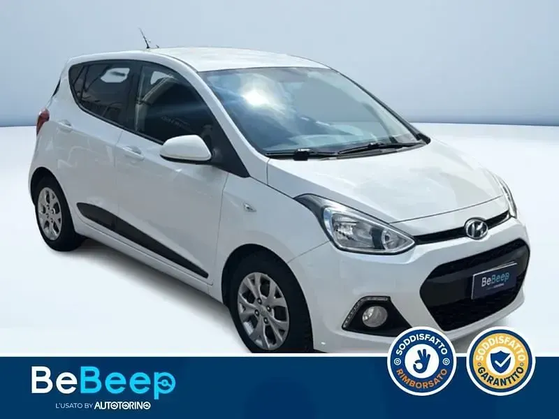 Usata Hyundai i10 Comfort 67 CV (49 kW) 2016 Bianco pastello Utilitaria
