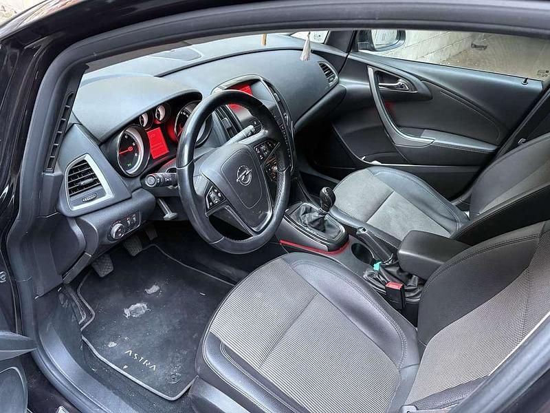 Usata Opel Astra Cosmo 110 CV (80 kW) 2014 Station wagon