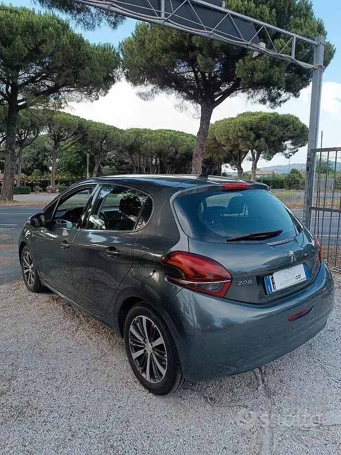 Usata Peugeot 208 82 CV (60 kW) 2017 Grigio Utilitaria