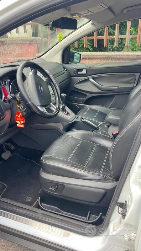 Usata Ford Kuga 163 CV (119 kW) 2012 Bianco SUV