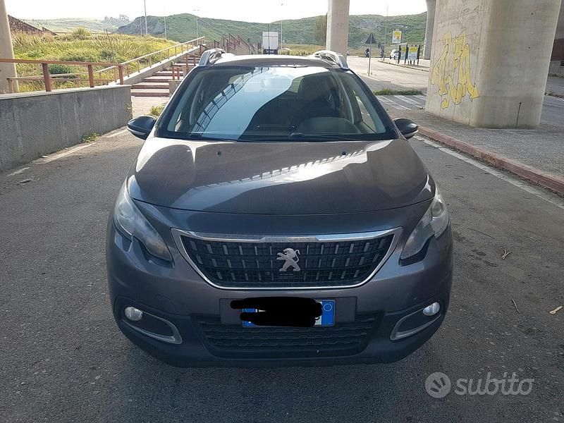 Usata Peugeot 2008 110 CV (80 kW) 2017 Grigio SUV