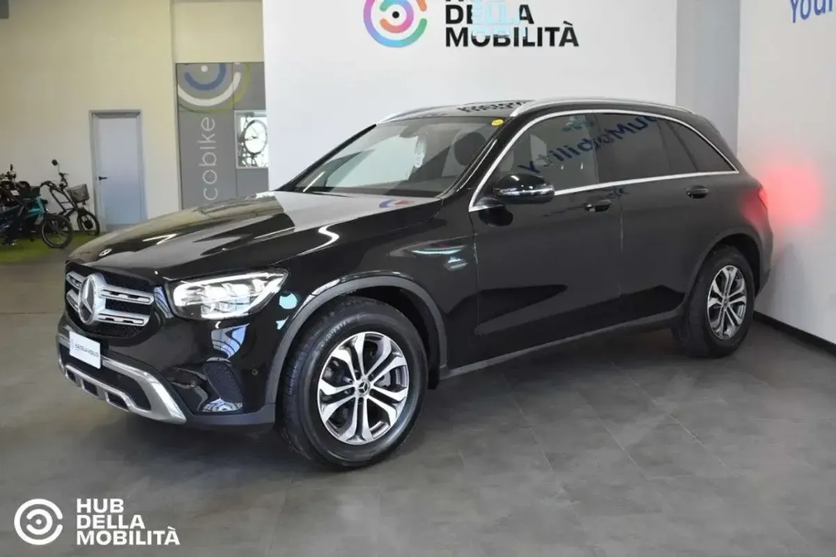 Usata Mercedes GLC200 Business 197 CV (144 kW) 2021 Nero SUV