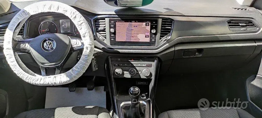 Usata VW T-Roc Style 116 CV (85 kW) 2019 Bianco pastello SUV
