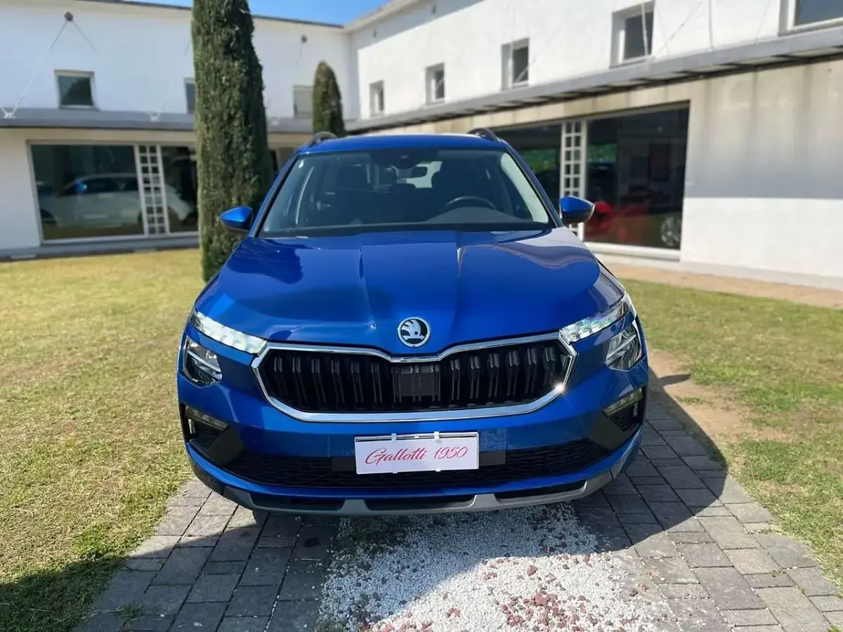 Usata Skoda Kamiq Ambition 95 CV (69 kW) 2024 Blu race (metallizzato) SUV